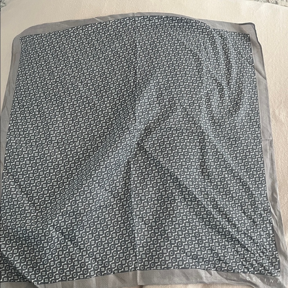 Celine Bundle - Picture 6 of 6